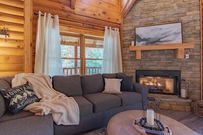 Rustic Log Cabin w/ Hot Tub, Fire Pit, Game Room & Wooded Views