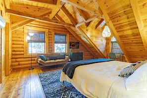 4 bedrooms, desk, iron/ironing board, travel crib