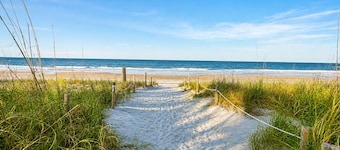 Heated Pool-Hot Tub-Pet Friendly-Steps to Beach