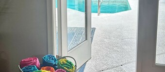 Heated Pool-Large Hot Tub-Pet Friendly-Steps to Beach