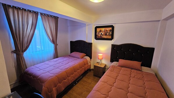 6 bedrooms, iron/ironing board, WiFi, bed sheets