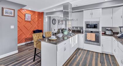 Charming 3-bedroom townhome w/ free parking in Washington/ Oasis outdoor fam-fri