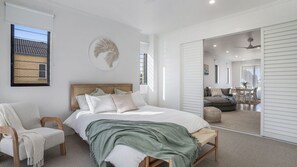 3 slaapkamers, een strijkplank/strijkijzer, wifi, beddengoed