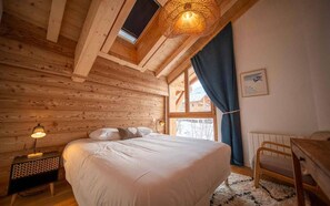 6 bedrooms, bed sheets