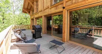 Chalet, Ă 360m des pistes de ski, 2Ăšme Ă©tage, terrasse, tĂ©lĂ©vision, casier Ă ski, 320mÂČ, Valmorel