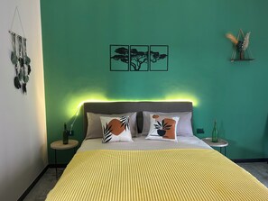 1 bedroom, desk, iron/ironing board, free WiFi - Leaves in Pura Vida Apartment (Catania)