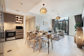 Luxury Apartment, City View | Living area