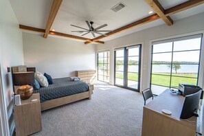 5 habitaciones, escritorio, wifi y ropa de cama