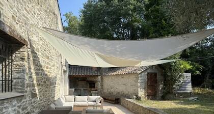 Le Moulin, avec parc, piscine, au cĆur du village