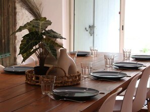 Dining - Le Moulin, with park, swimming pool, in the heart of the village (Villegly)