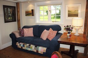 Smart TV - Bessie May Cottage (BROCKENHURST)