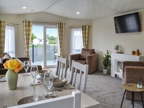 Dining - Lodge 9 Bridlington Holiday Park - UK47516 (Carnaby, near Bridlington)