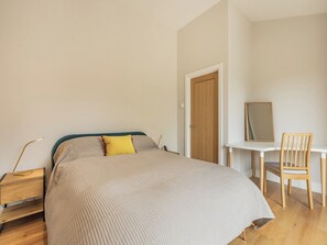 4 quartos, Wi-Fi de cortesia, roupa de cama