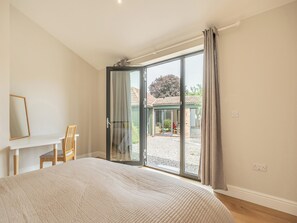 4 quartos, Wi-Fi de cortesia, roupa de cama