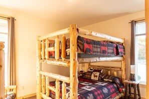 5 bedrooms, WiFi, bed sheets