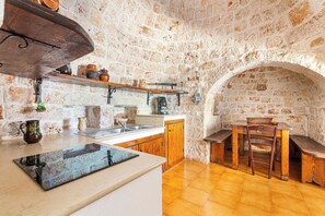 Fridge, stovetop, coffee/tea maker, toaster - 3834 Villa La Bianca Ostuni by BarbarHouse (Ostuni)