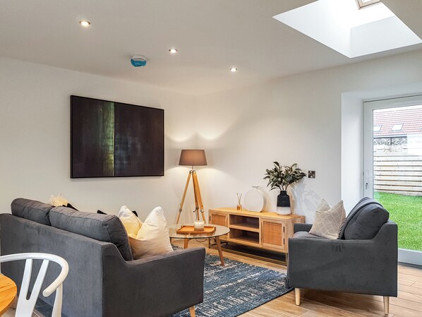 TV - 2 bedroom accommodation in Kilconquhar, near Leven (Kilconquhar, near Leven)