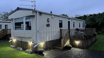 Cabin | Exterior