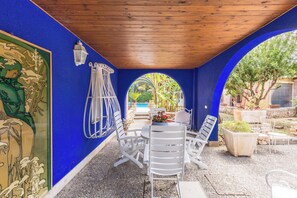 Outdoor dining - Thalissa Beach House - Villa by BarbarHouse (Taranto)