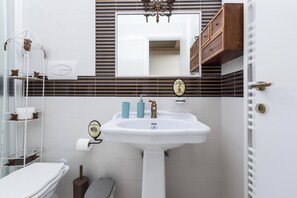 Hair dryer, towels - Thalissa Beach House - Mono White by BarbarHouse (Taranto)