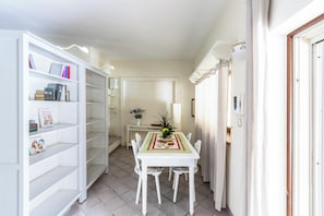 Dining - Thalissa Beach House - Mono View by BarbarHouse (Taranto)