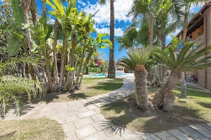 Property grounds - Thalissa Beach House - Mono View by BarbarHouse (Taranto)