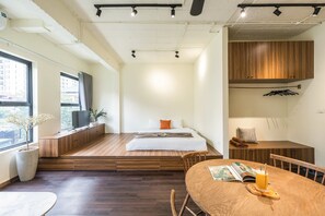 Deluxe Studio, City View | Egyptian cotton sheets, premium bedding, down duvets, memory-foam beds - UNIQUE Creative Apartment w SKY View (Hanoi)