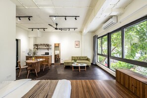 30-inch LCD TV with cable channels, first-run films - UNIQUE Creative Apartment w SKY View (Hanoi)