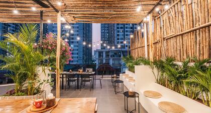 UNIQUE Creative Apartment w SKY View