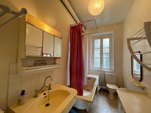 Hair dryer, towels