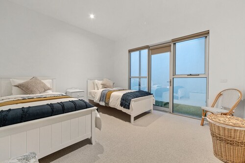 Little Cove - Safety Beach