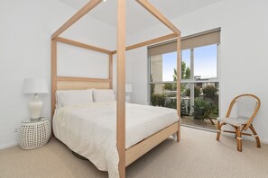 2 bedrooms, desk, iron/ironing board, travel cot