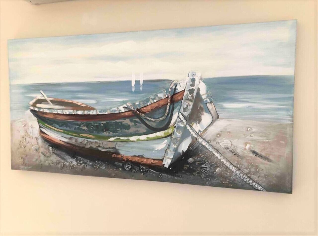 Pintura de um barco numa praia.