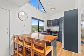 Fridge, microwave, stovetop, dishwasher - Dune Gazer - St Andrews Beach (Saint Andrews Beach)