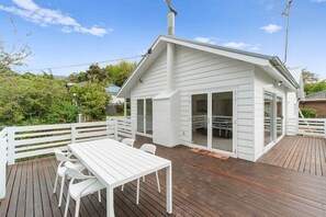 屋外ダイニングエリア