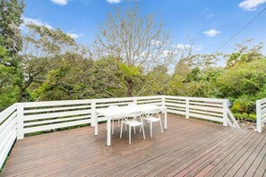 屋外ダイニングエリア