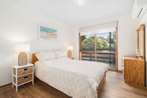 3 bedrooms, WiFi, bed sheets