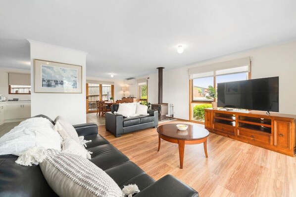 TV - 24 Coleman Crescent Capel Sound · Once Upon a Tide (Capel Sound)