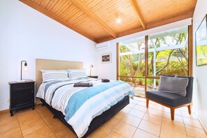 3 Schlafzimmer, Schreibtisch, Bügeleisen/Bügelbrett, WLAN