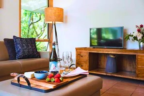TV, table tennis - Garden Cottage - Somers (Somers)