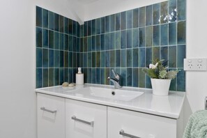 Hair dryer, towels - Hidden Gem - Mount Martha (Mount Martha)