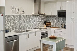 Fridge, microwave, oven, stovetop