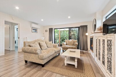 Joan`s Beach Cottage