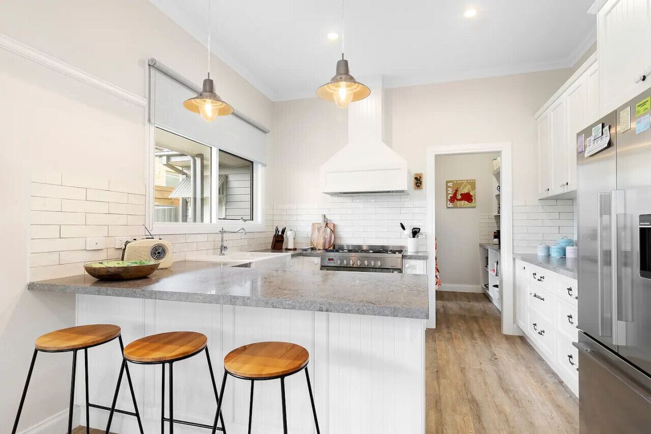 Køleskab, ovn, kogeplade, opvaskemaskine