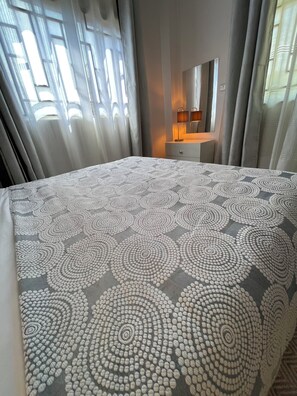 2 Schlafzimmer, Zimmersafe, Bügeleisen/Bügelbrett, kostenloses WLAN