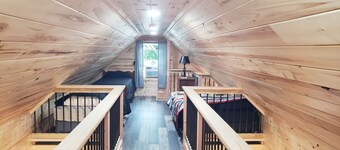 Moose Cabin: Charming 2-bedroom cabin with WiFi, AC in relaxing Sebec