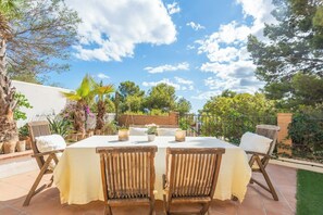 Outdoor dining - Full apartment (4p) with large pool and terrace overlooking the sea (Málaga)