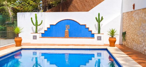 Full apartment (4p) with large pool and terrace overlooking the sea