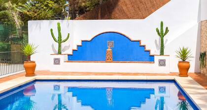 Full apartment (4p) with large pool and terrace overlooking the sea