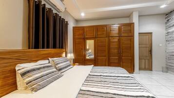 1 chambre, fer et planche à repasser, Wi-Fi, draps fournis